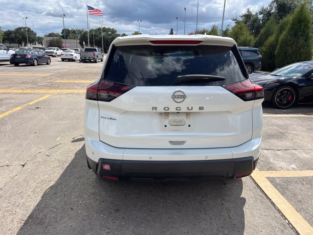 Used 2024 Nissan Rogue S FWD image 5