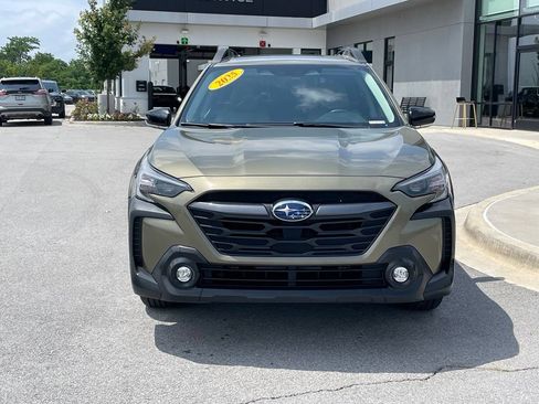 Used 2025 Subaru Outback Premium AWD/4WD image 2