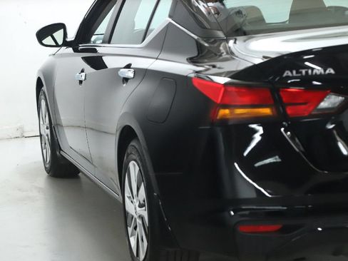 Used 2023 Nissan Altima 2.5 S FWD image 40