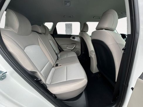 Used 2025 Kia Soul S FWD image 11