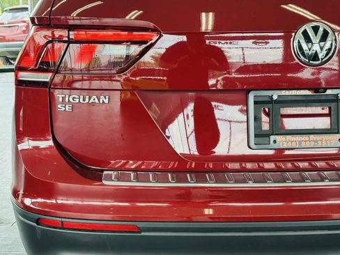 Used 2019 Volkswagen Tiguan SE w/ Panoramic Sunroof Package FWD image 9