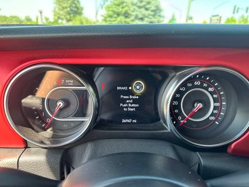 Used 2021 Jeep Wrangler Unlimited Rubicon w/ Cold Weather Group AWD/4WD image 15