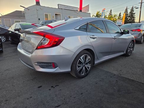 Used 2018 Honda Civic EX-T image 4
