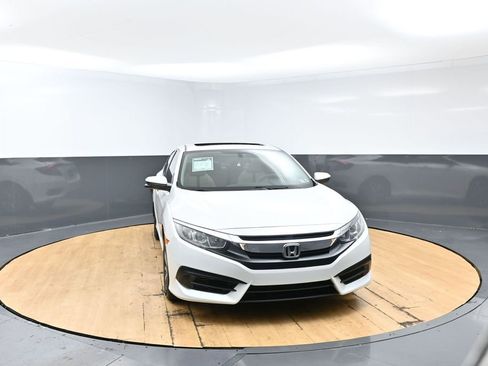 Used 2018 Honda Civic EX image 4