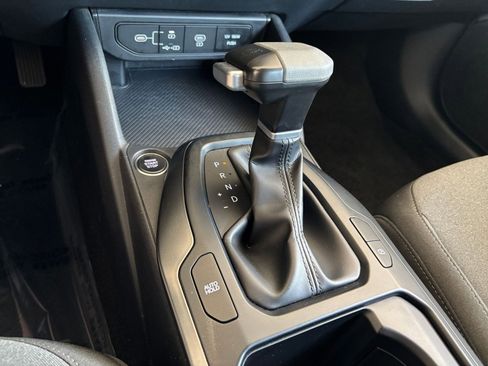 Used 2025 Kia K4 FWD image 40