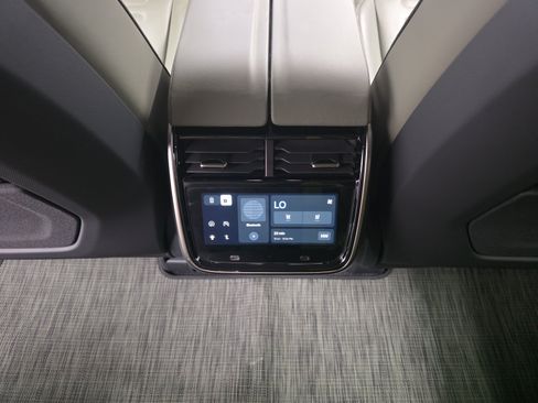 Used 2022 Rivian R1T Adventure AWD/4WD image 28