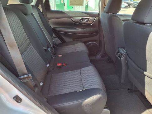 Used 2020 Nissan Rogue S FWD image 15