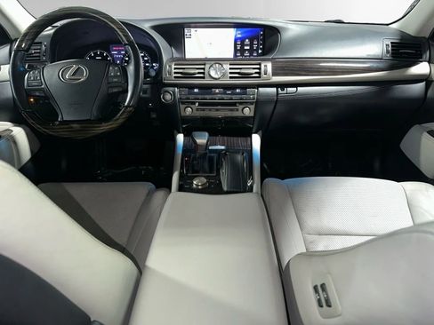 Used 2017 Lexus LS 460 F Sport image 15