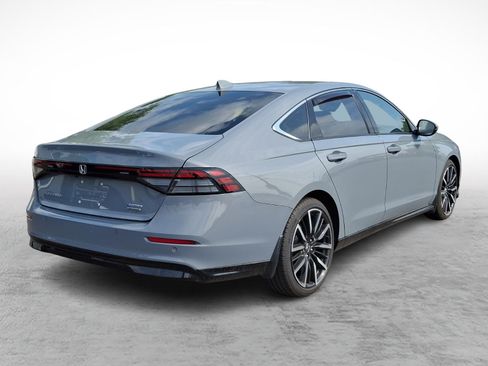 Used 2023 Honda Accord Touring image 6