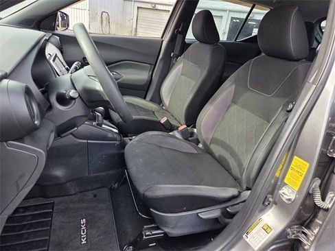 Certified 2020 Nissan Kicks S image 5