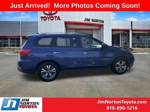 Used 2020 Nissan Pathfinder SV FWD image 8
