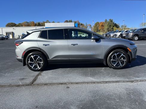 New 2026 Chevrolet Equinox EV LT image 21