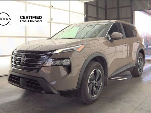 Used 2025 Nissan Rogue SV image 1