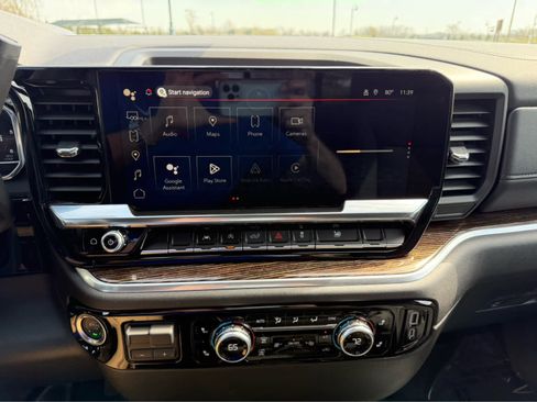 New 2025 GMC Sierra 1500 SLE w/ Preferred Package AWD/4WD image 18