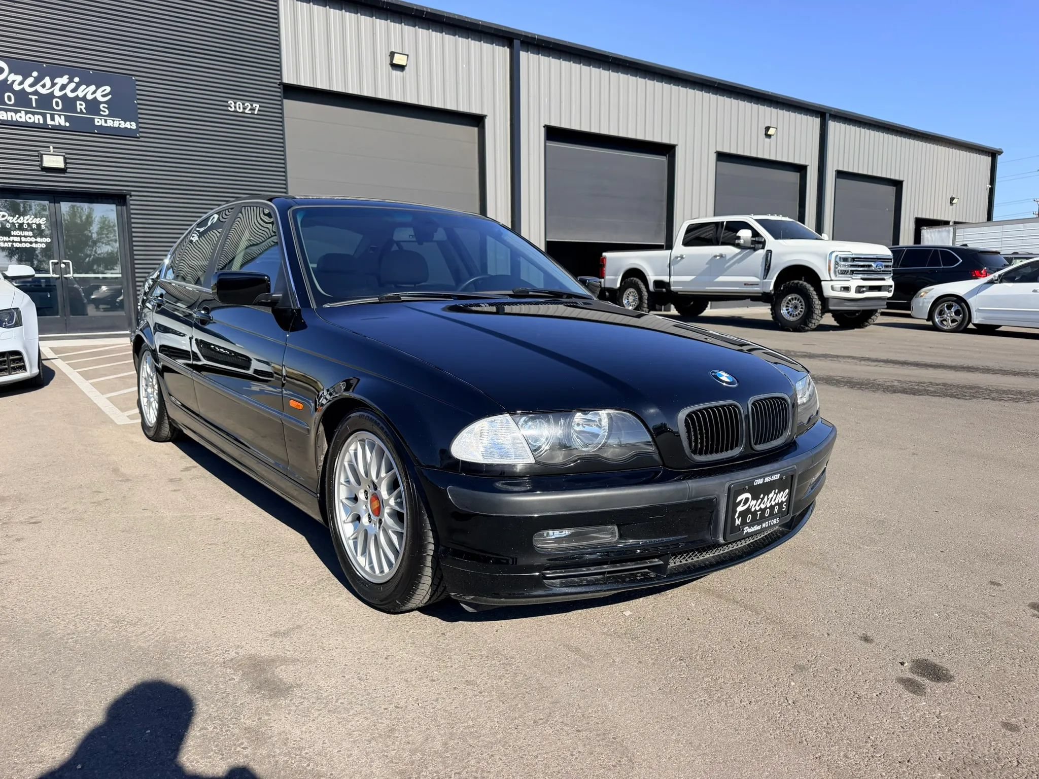 Used 2000 BMW 328i Sedan RWD image 3