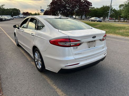 Used 2020 Ford Fusion SE FWD image 7