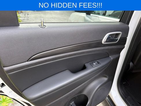 Used 2021 Jeep Grand Cherokee Laredo RWD image 35