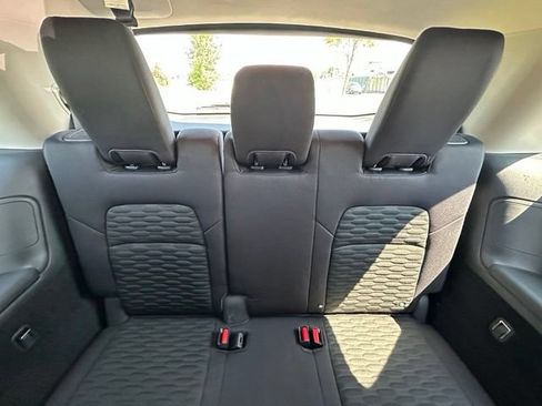 Used 2022 Nissan Pathfinder SV AWD/4WD image 23