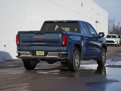 Used 2024 GMC Sierra 1500 SLT image 3