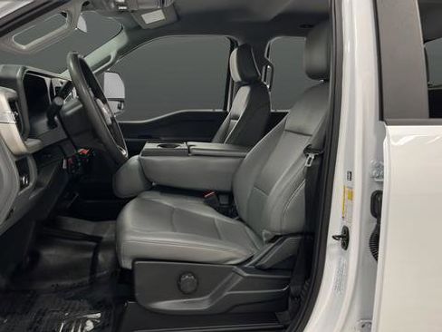 Used 2023 Ford F250 XL w/ Snow Plow/Camper Package AWD/4WD image 9