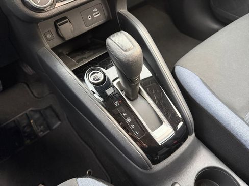 Used 2025 Nissan Versa SV image 41