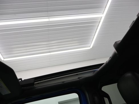 Used 2022 Jeep Wrangler Unlimited Sahara w/ LED Lighting Group AWD/4WD image 62