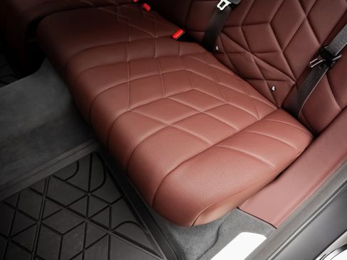 Used 2023 BMW i7 xDrive60 image 65