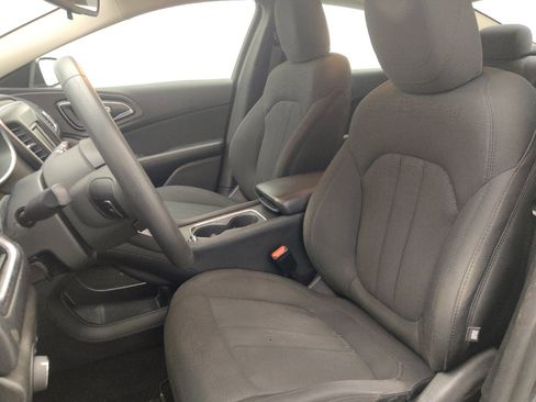 Used 2016 Chrysler 200 Limited image 17