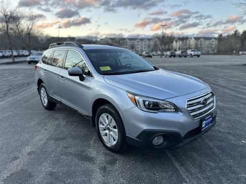 Used 2016 Subaru Outback 2.5i Premium image 3