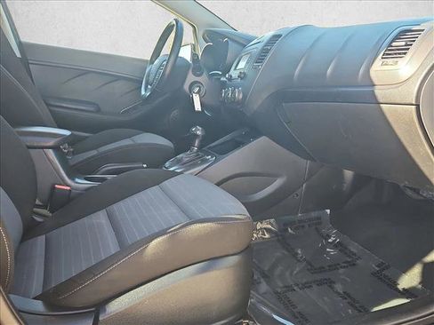 Used 2016 Kia Forte EX image 21