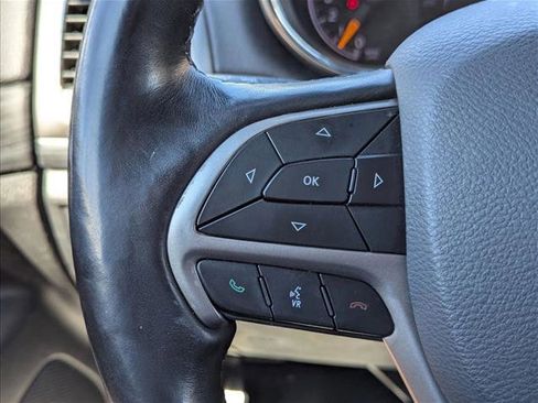 Used 2020 Jeep Grand Cherokee Altitude image 11