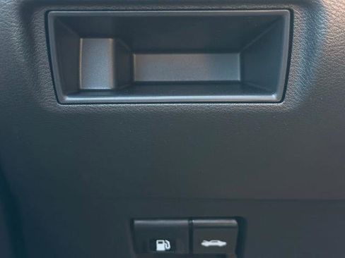 New 2025 Nissan Versa SR w/ Trunk Package image 24