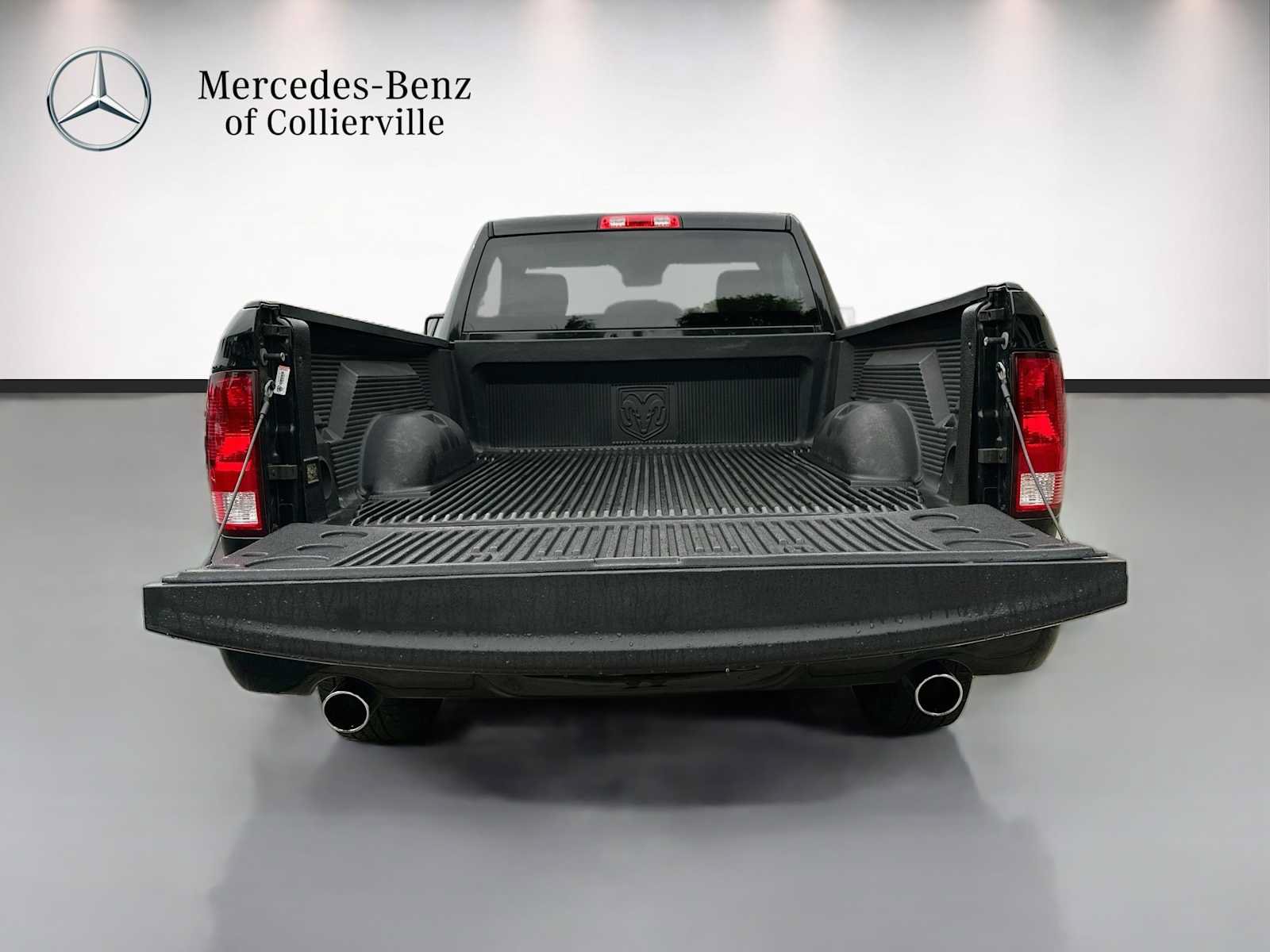 Used 2018 RAM 1500 Express w/ Black Ram 1500 Express Group RWD image 22