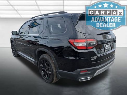 Used 2025 Honda Pilot Elite image 2