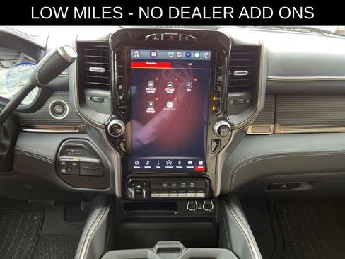 Used 2022 RAM 2500 Limited AWD/4WD image 43