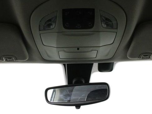 Used 2018 Chrysler Pacifica Touring-L image 22