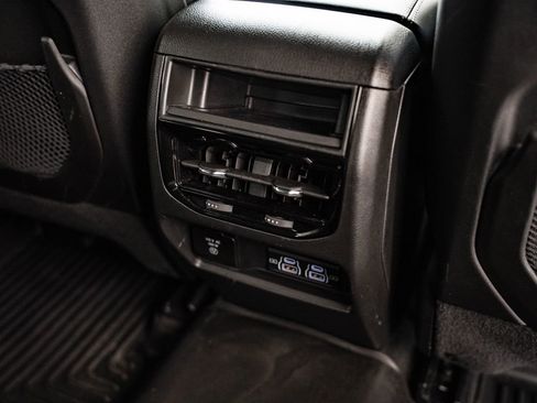 Used 2024 Jeep Grand Cherokee Altitude image 34