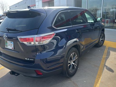 Used 2016 Toyota Highlander XLE image 8