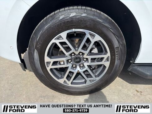 Used 2025 Ford Expedition Max Active AWD/4WD image 12