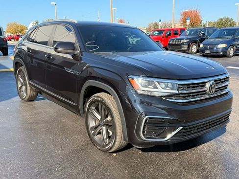 Used 2021 Volkswagen Atlas Cross Sport SE image 3