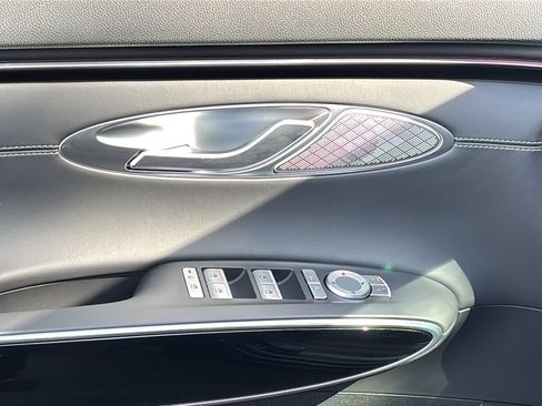 Certified 2026 Genesis GV70 2.5T AWD/4WD image 12