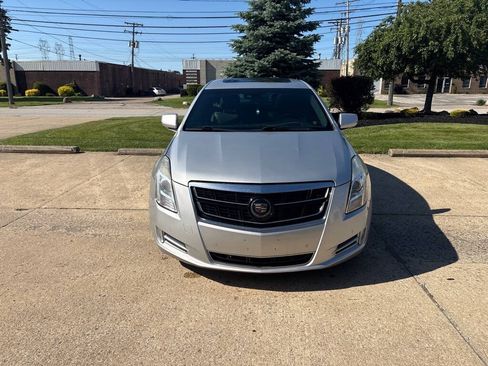 Used 2014 Cadillac XTS Platinum AWD/4WD image 2