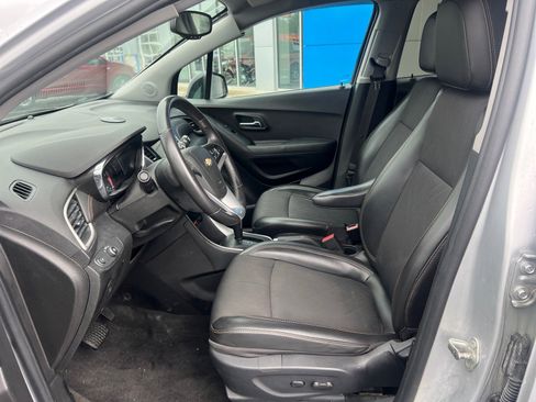 Used 2018 Chevrolet Trax LT w/ Redline Edition AWD/4WD image 8