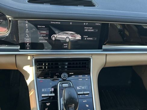 Used 2018 Porsche Panamera 4 image 16