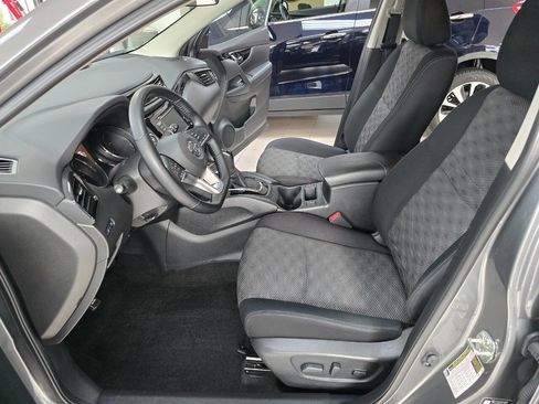 Used 2022 Nissan Rogue Sport SV image 19