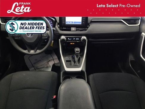 Used 2019 Toyota RAV4 LE FWD image 14