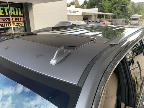 Used 2018 Cadillac Escalade Platinum RWD image 9