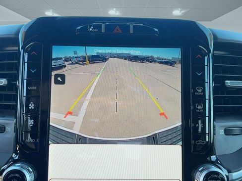 Used 2024 RAM 2500 Big Horn w/ Safety Group image 25