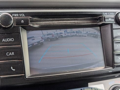 Used 2018 Toyota RAV4 XLE FWD image 6