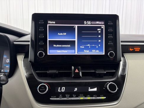 Used 2020 Toyota Corolla LE FWD image 25